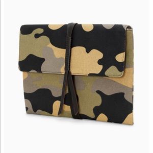 Stella & Dot Camo Clutch